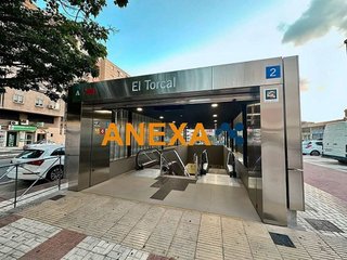 Local comercial en venta en La Luz - El Torcal en Málaga