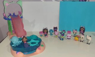 Casita de muñecas Gabby + piscina