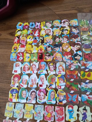 Lote de cromos troquelados