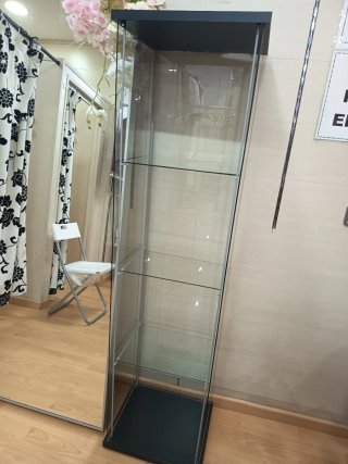 Vitrina de Cristal con Estructura Negra