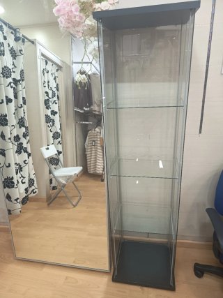 Vitrina de Cristal con Estructura Negra