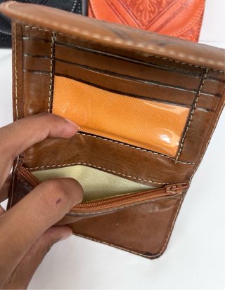 Carteras de cuero autentico grabadas artesanal