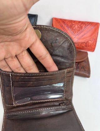 Carteras de cuero autentico grabadas artesanal