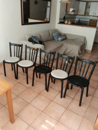 5 Sillas de Madera