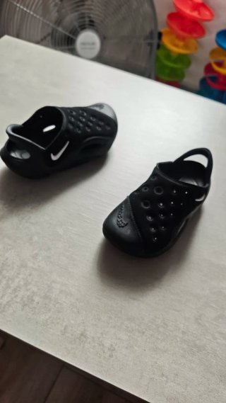 Zapatos Nike Niños Negros talla 27