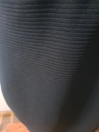 Falda midi negra básica
