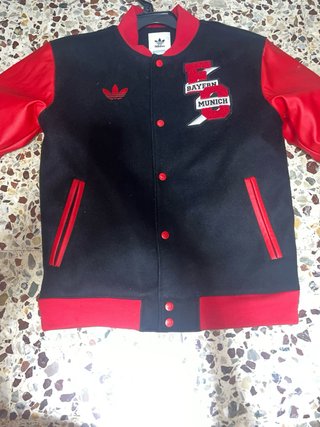 Chaqueta Adidas Bayern Múnich Negra/Roja