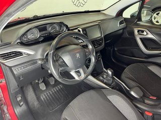 PEUGEOT 2008 - AÑO 2017 Y 100MIL KM