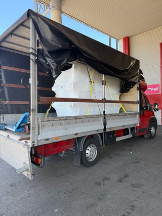 Transportes, portes y mudanzas puerta a puerta.