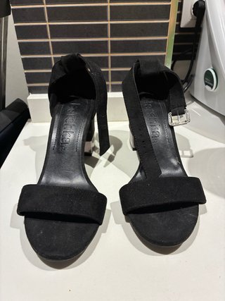 Zapatos de tacón Bershka negros talla 38