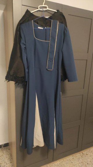 Vestido Cayro XL, faldaxl, Zapatos de tacón negros