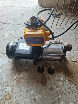 Bomba de Pozo de Agua con Control Automático