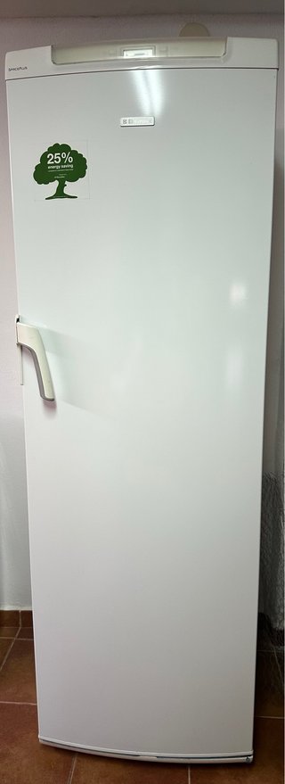 Congelatore verticale Electrolux a 7 scomparti