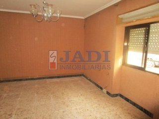 Chalet en venta en Los Llanos - Av. de los Estudiantes en Valdepeñas