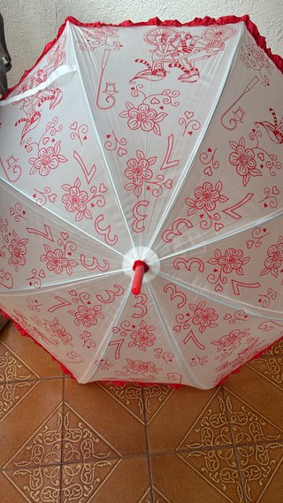 Paraguas Blanco con Estampado Rojo