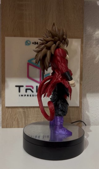 Figura Goku SSJ4 3D