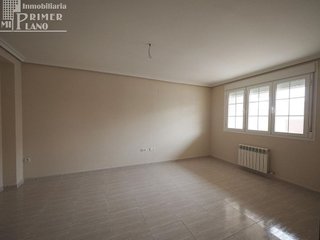 Casa adosada en venta en Tomelloso