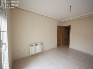 Casa adosada en venta en Tomelloso