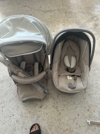 Carro de bebé con capazo y silla