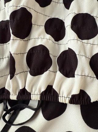Vestido Blanco elegancia con Estampado de Lunares