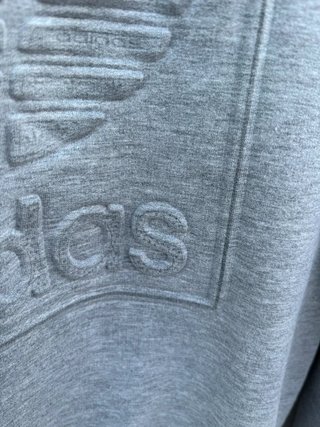 Sudadera Adidas Logo en Relieve Gris Talla S