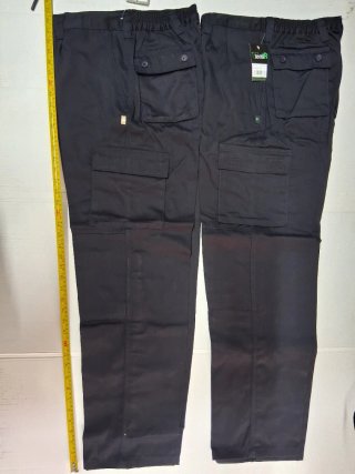 Dos pantalones de campaña/trabajo