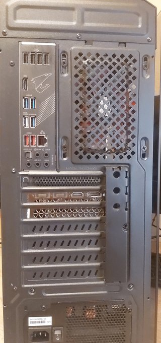 PC gama Media-Alta, 8 proc 32 GB RAM