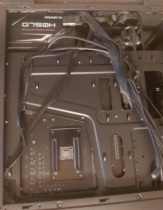 PC gama Media-Alta, 8 proc 32 GB RAM