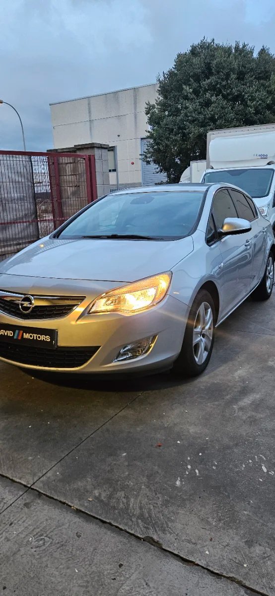 Opel Astra 1.7 CDTI Enjoy S/S 2011