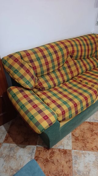 Sofá .SE REGALA