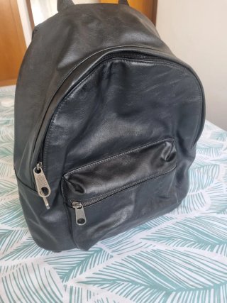 Mochila Zara imitación piel. A estrenar