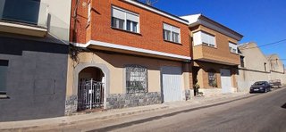 Casa adosada en venta en Casas-Ibáñez