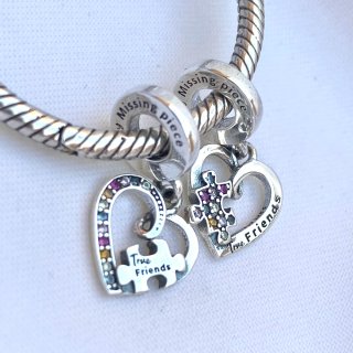CHARM AMIGAS PUZZLE DIVISIBLE