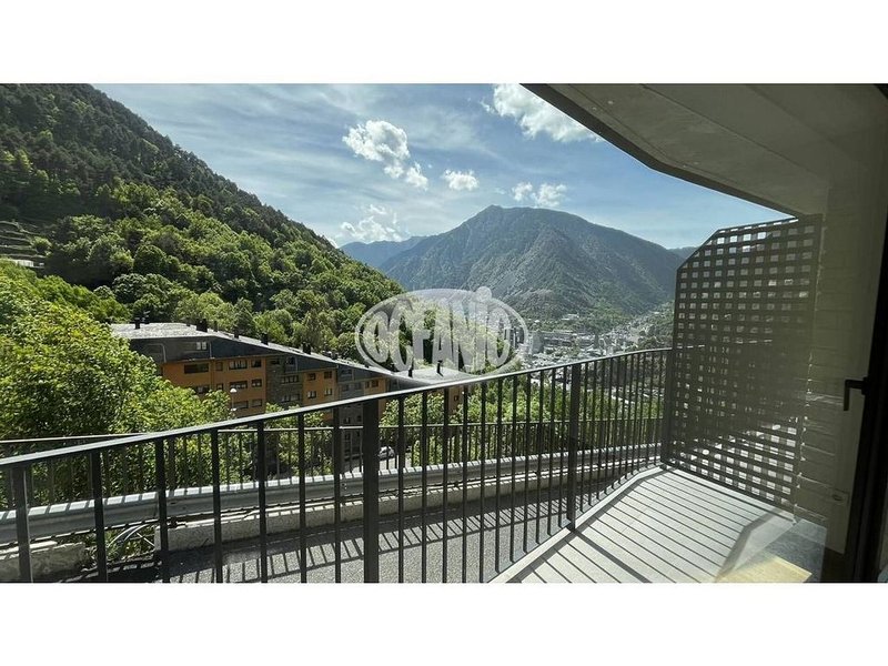 Pis de 3 habitacions en venda a Escaldes-Engordany · 46 de 60