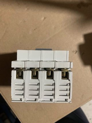 Interruptor Automático 4 Polos CH AM68