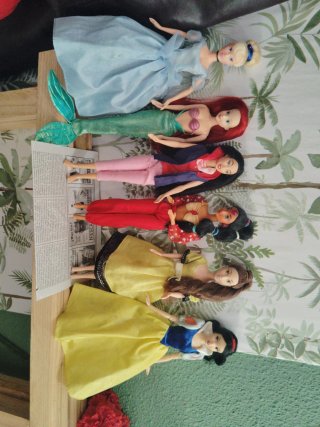 Lote Muñecas Disney: Mattel, Simba y Disney Store