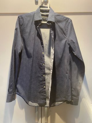 Camisa juvenil azul con estampado de puntos,slim