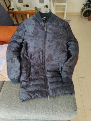 Cazadora de plumas gris para caballero.
