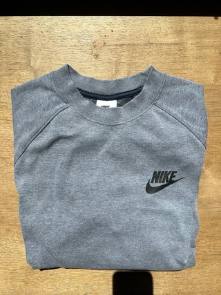 Sudadera Nike Gris Talla M - collecion 2025