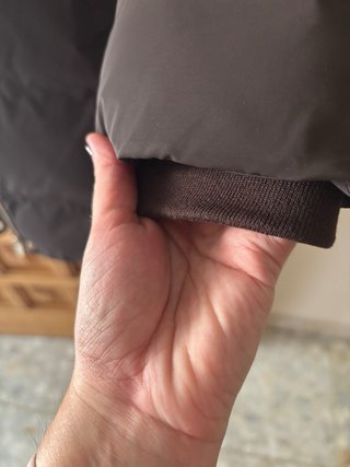 Plumífero Zara marrón chocolate con Capucha