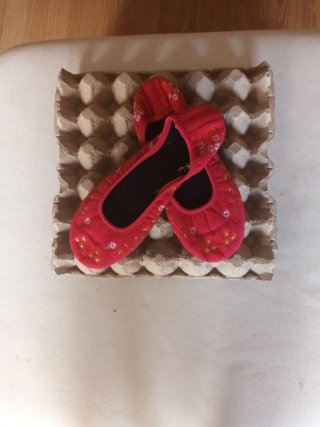 Bailarinas Rojas de Tela Bordadas