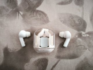 Auriculares Bluetooth con estuche transparente