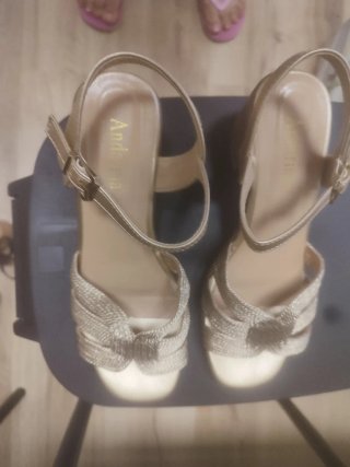 Sandalias doradas