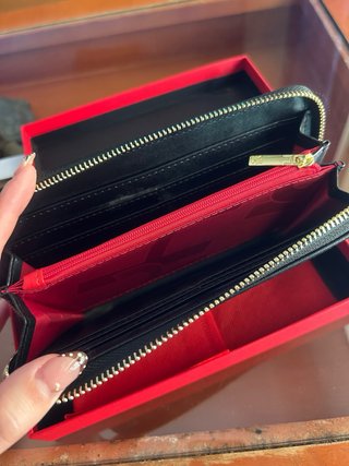 Monedero Carolina Herrera CH Negro Dorado
