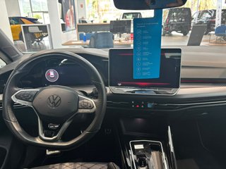 Volkswagen Golf 2024 R-LINE