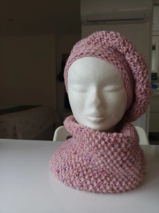 Conjunto Boina y Cuello Tejido Rosa