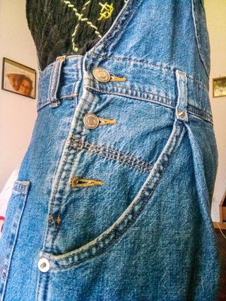 Salopette in denim blu e verde