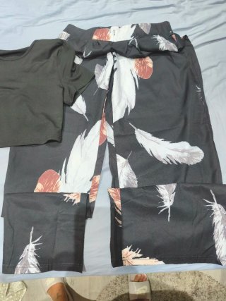 Conjunto dos piezas negro con estampado