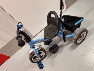 Triciclo infantil