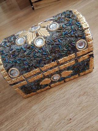 Cofre Decorativo con Abalorios